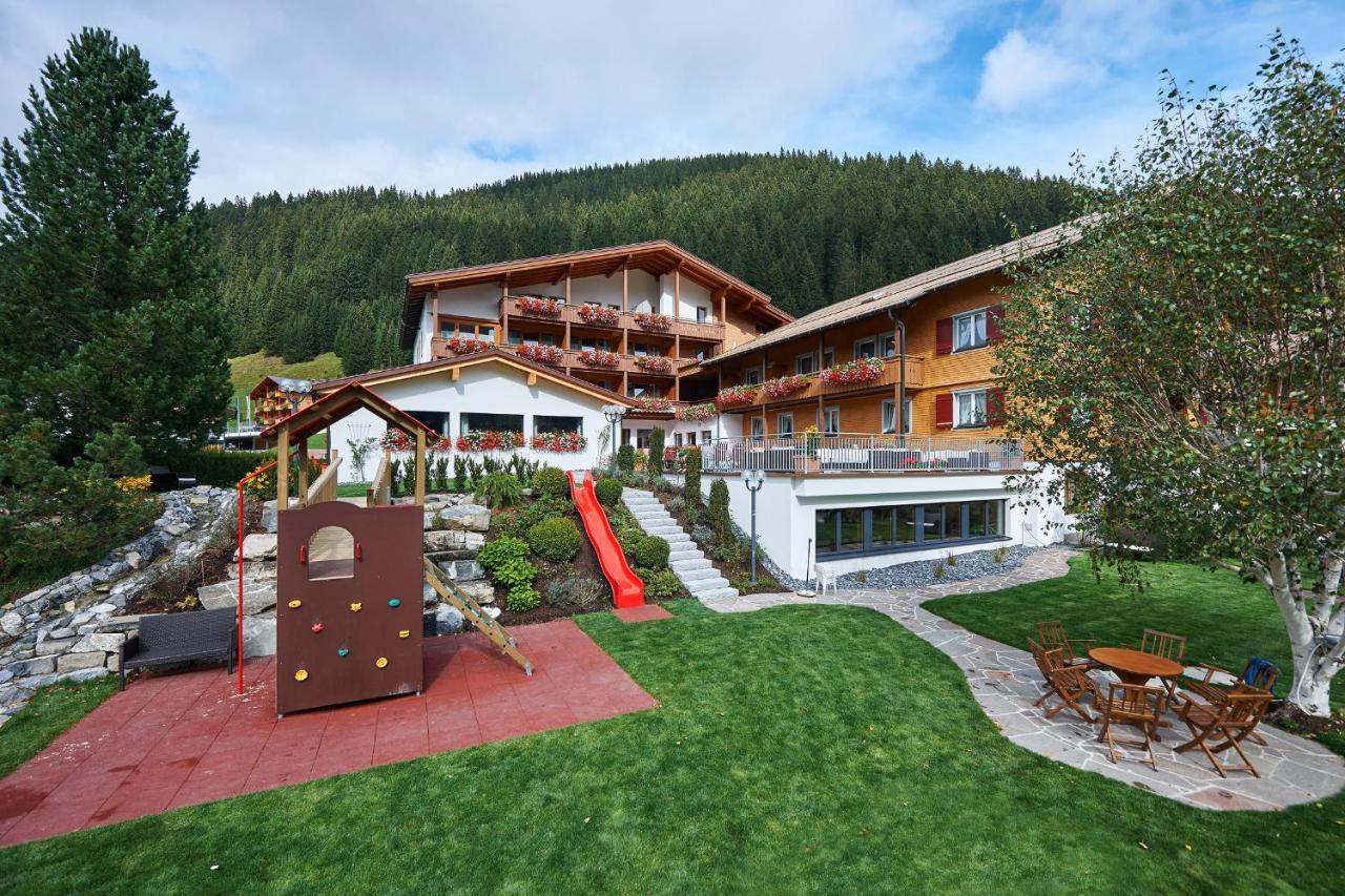 Hotel Alpenblume Damuels Esterno foto