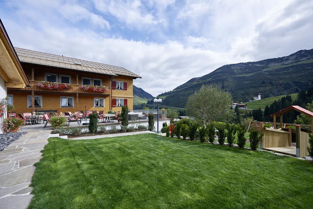 Hotel Alpenblume Damuels Esterno foto