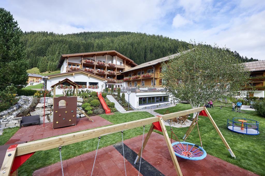 Hotel Alpenblume Damuels Esterno foto