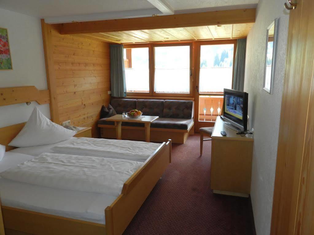 Hotel Alpenblume Damuels Esterno foto